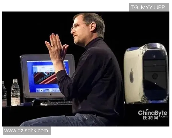 美国足球明星辛普森的传奇人生与职业生涯回顾 美国足球明星辛普森的传奇人生与职业生涯回顾