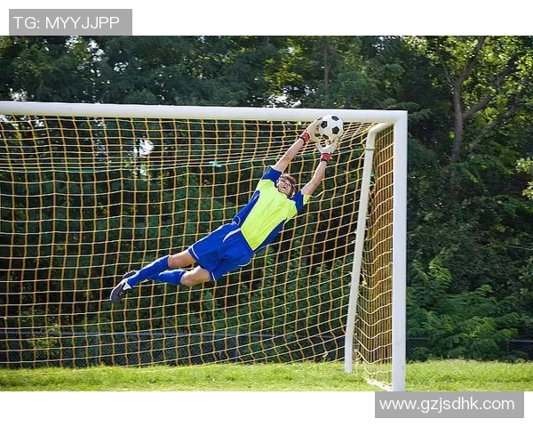 足球明星独特射门技巧揭秘助你提升球技的绝佳秘籍 足球明星独特射门技巧揭秘助你提升球技的绝佳秘籍